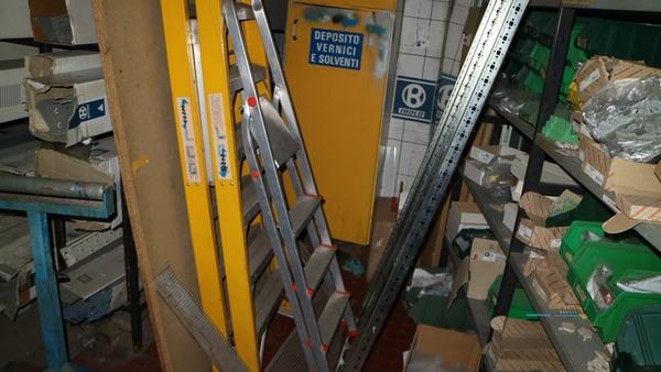 3#1897 Attrezzature ufficio e officina in vendita - foto 59
