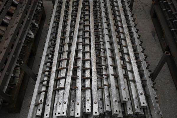 1#1918 Aste per robot utili alla produzione di maniglie e rubinetti in vendita - foto 16