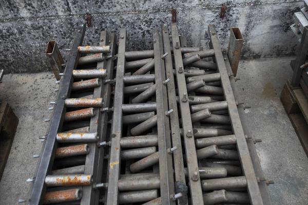 1#1918 Aste per robot utili alla produzione di maniglie e rubinetti in vendita - foto 25