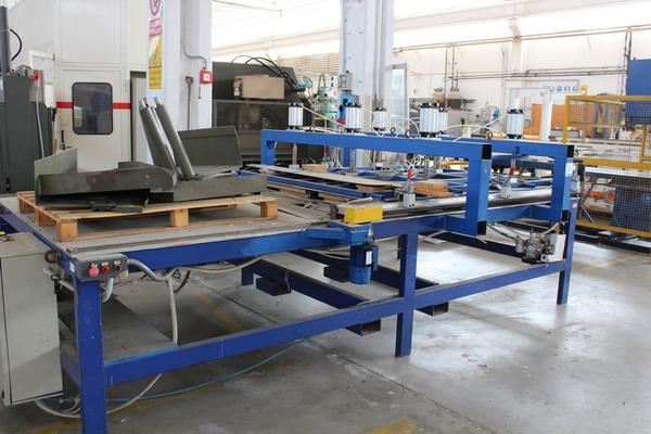 80#1944 Macchina assembla profili alluminio in vendita - foto 3