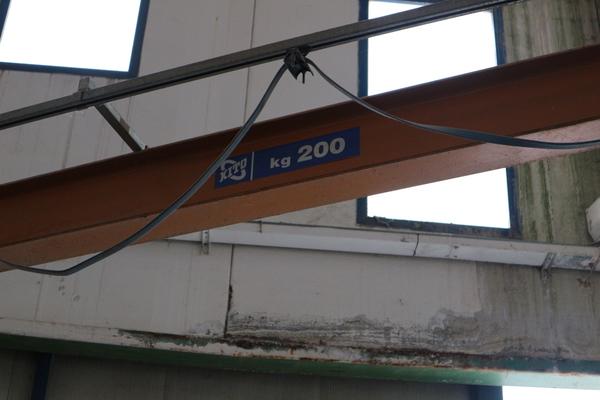9#2002 Gru a bandiera Kito saldatrice Inverter Telwin e altro in vendita - foto 6