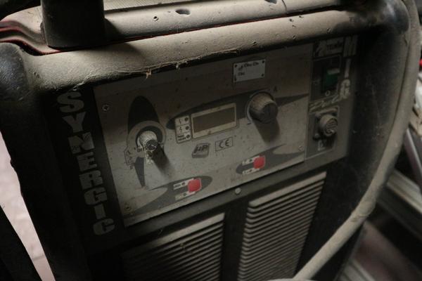9#2002 Gru a bandiera Kito saldatrice Inverter Telwin e altro in vendita - foto 17