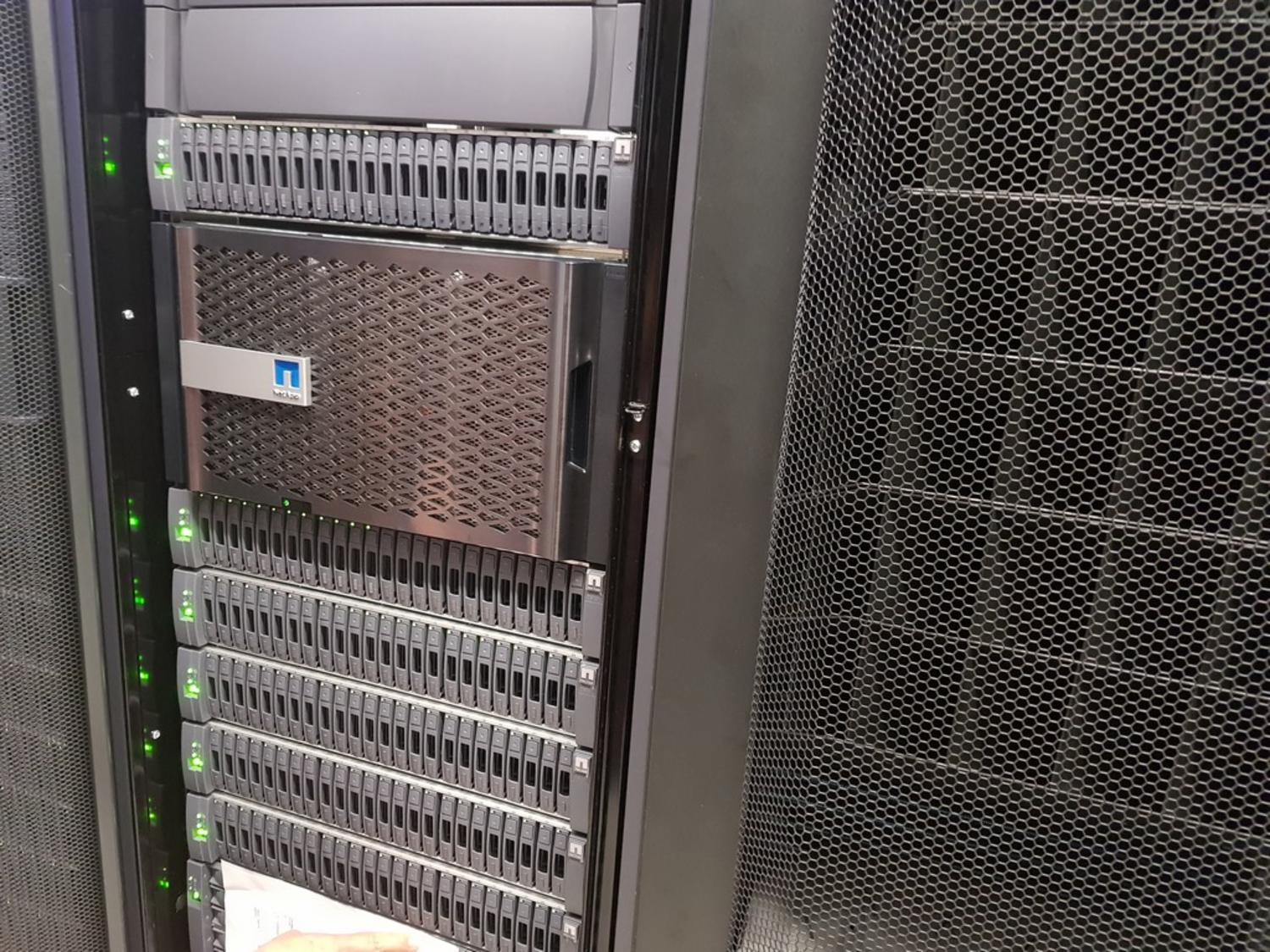 Lot Storage system NetApp FAS 8060