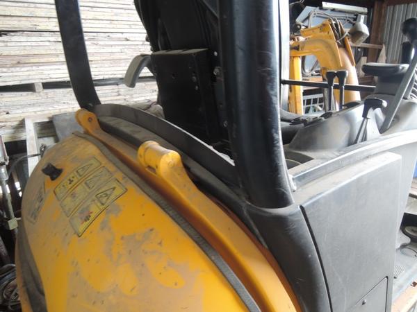 9#2100 Miniescavatore JCB in vendita - foto 4