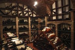 Stock vini e liquori pregiati e arredi struttura ristorativa - Asta 2177 Stock vini e liquori pregiati e arredi struttura ristorativa - Asta 2177