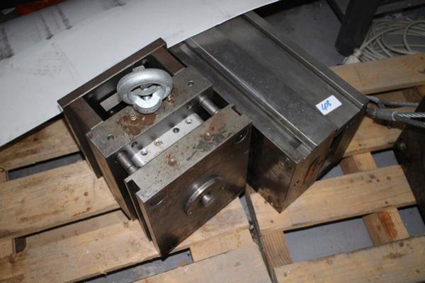 72#2209 Attrezzature per officina in vendita - foto 2