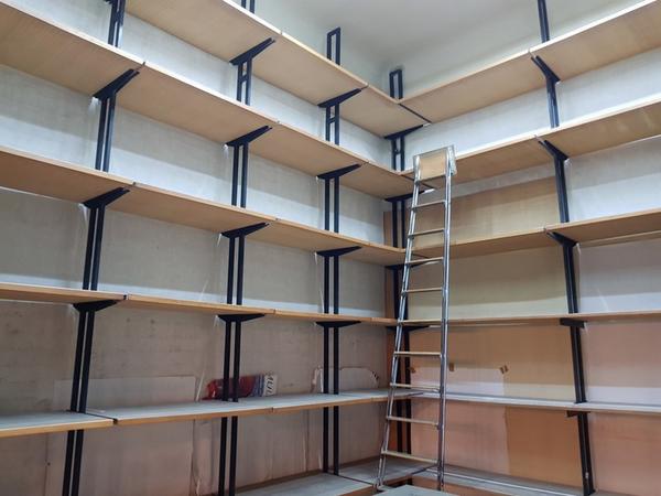 1#2212 Arredo e attrezzature per calzaturificio in vendita - foto 2
