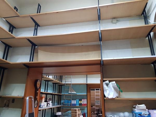 1#2212 Arredo e attrezzature per calzaturificio in vendita - foto 3