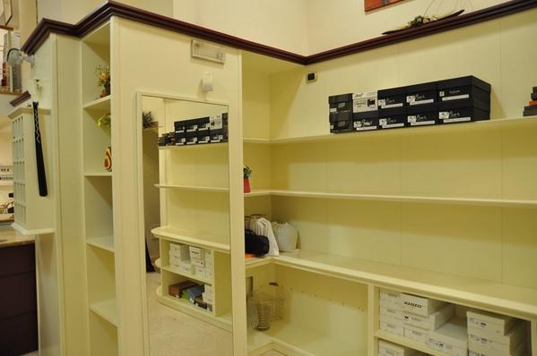 1#2212 Arredo e attrezzature per calzaturificio in vendita - foto 47