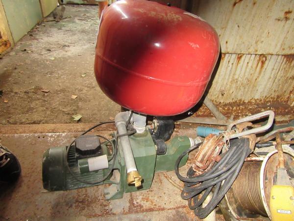 42#2226 Pompa autoadescante, livella laser in vendita - foto 3