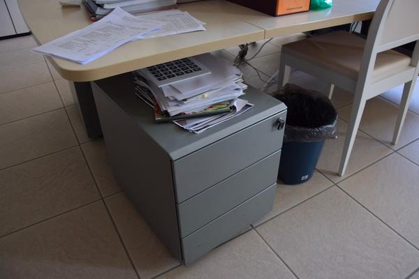 17#2230 Arredi ed attrezzature ufficio in vendita - foto 2