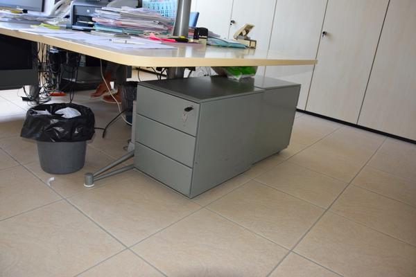 18#2230 Arredi ed attrezzature ufficio in vendita - foto 2