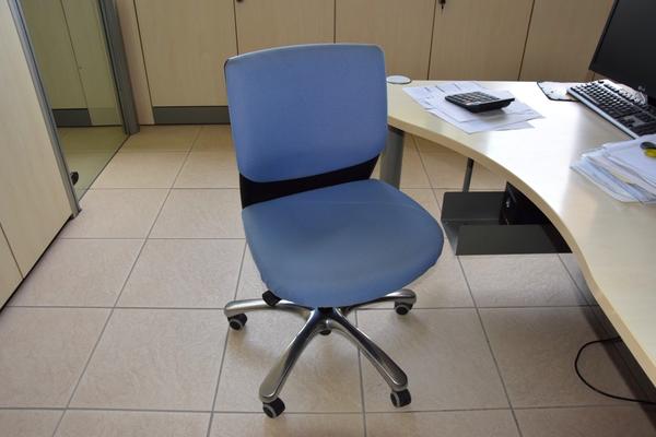 18#2230 Arredi ed attrezzature ufficio in vendita - foto 3