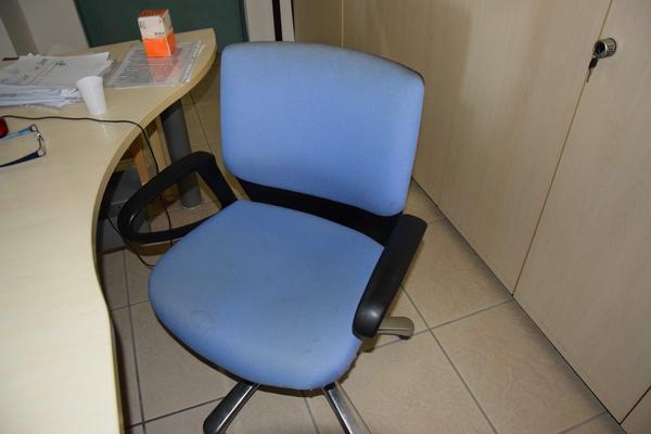 19#2230 Arredi ed attrezzature ufficio in vendita - foto 4