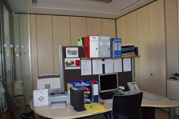 19#2230 Arredi ed attrezzature ufficio in vendita - foto 11