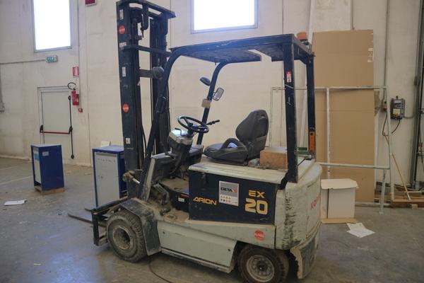 18#2237 Carrello elevatore Komatsu Arion 20 in vendita - foto 2