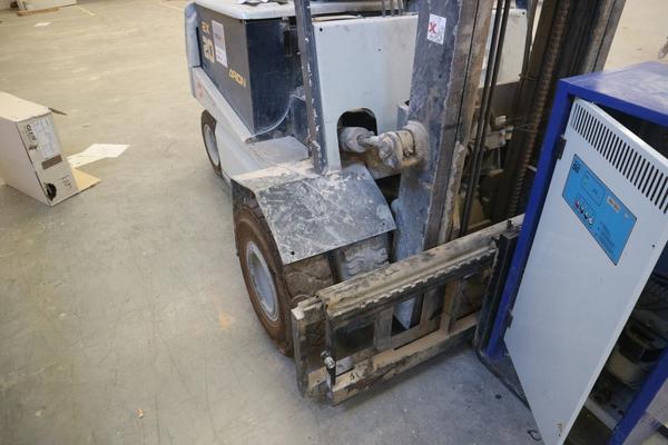18#2237 Carrello elevatore Komatsu Arion 20 in vendita - foto 5