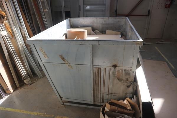 25#2237 Scaffalature e attrezzature officina in vendita - foto 3
