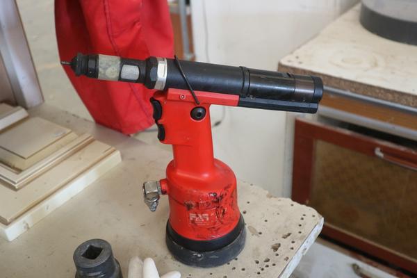 25#2237 Scaffalature e attrezzature officina in vendita - foto 11