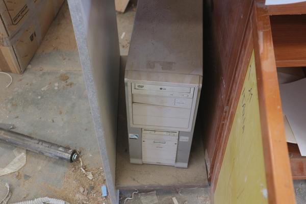 25#2237 Scaffalature e attrezzature officina in vendita - foto 13