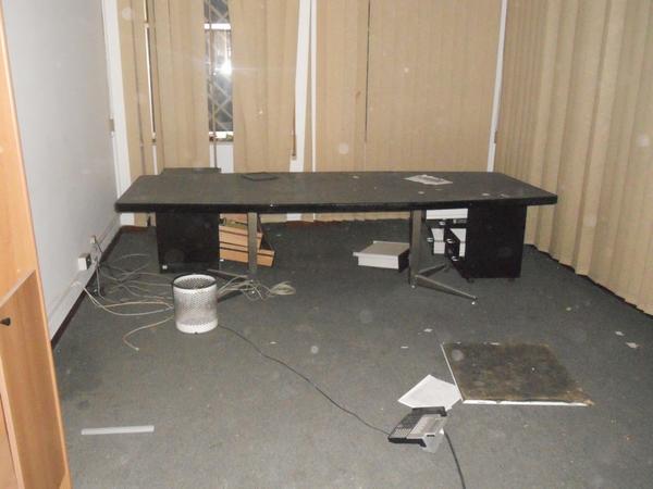 2#2246 Arredi ed attrezzature da ufficio in vendita - foto 3