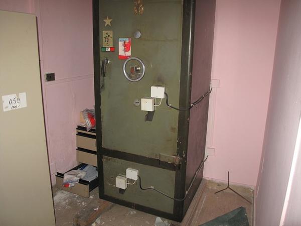 2#2246 Arredi ed attrezzature da ufficio in vendita - foto 26