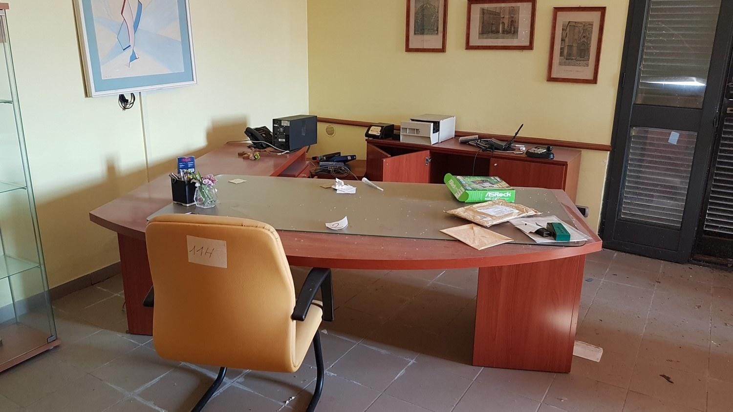 Lot Office furniture