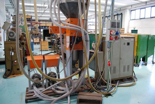 1#2275 Miscelatore gravimetrico di granuli e macinato Motan in vendita - foto 7