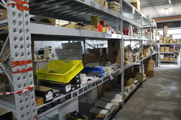 1#22760 Materiale ed attrezzature per punti vendita in vendita - foto 51