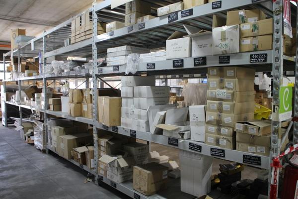 1#22760 Materiale ed attrezzature per punti vendita in vendita - foto 54
