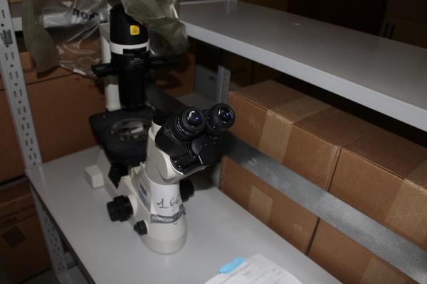 97#2288 Microscopio invertito Nikon in vendita - foto 4