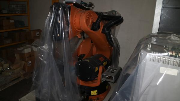 6#2289 Robot di asservimento Kuka in vendita - foto 8