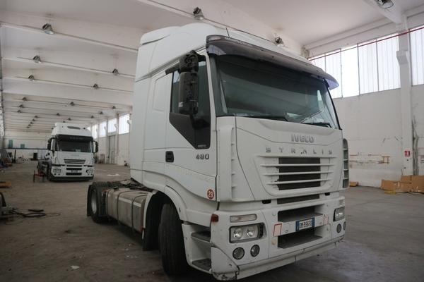 12#2331 Trattore per semirimorchio Iveco Magirus AS440 in vendita - foto 3