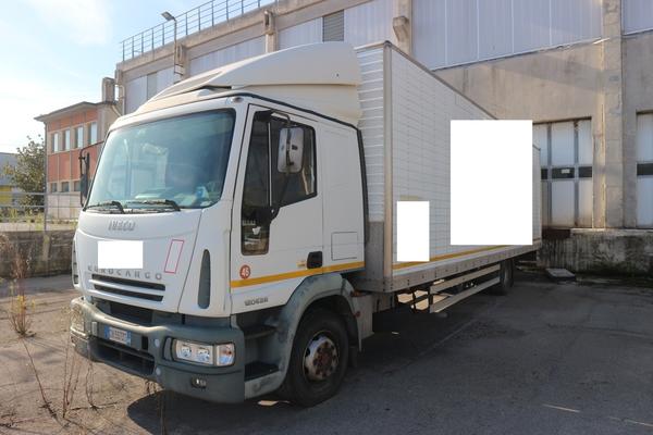 6#2331 Autocarro Iveco 130/120 in vendita - foto 2