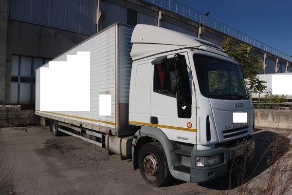 6#2331 Autocarro Iveco 130/120 in vendita - foto 3