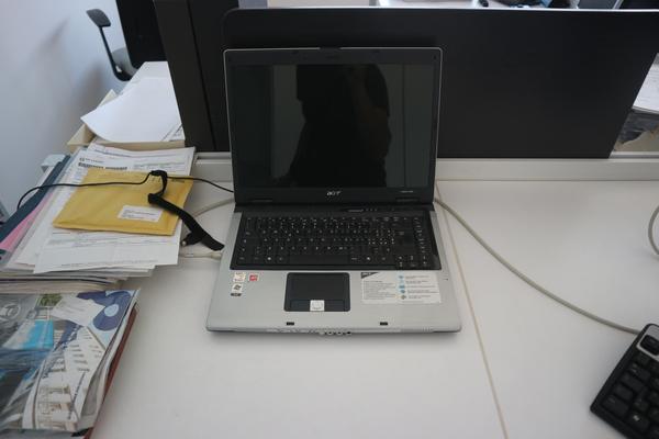 2#2335 Pc Hp Acer e arredamento da ufficio in vendita - foto 7