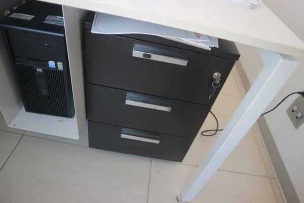 2#2335 Pc Hp Acer e arredamento da ufficio in vendita - foto 12