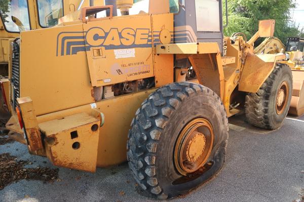 21#2335 Pala gommata Case 621B in vendita - foto 6