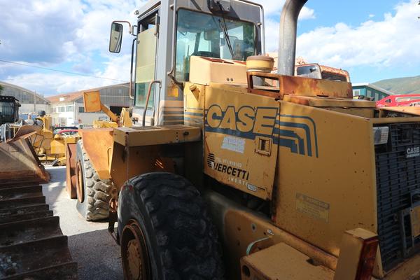 21#2335 Pala gommata Case 621B in vendita - foto 10