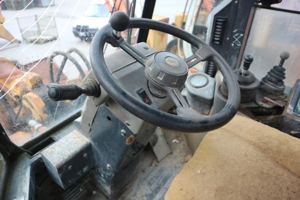 21#2335 Pala gommata Case 621B in vendita - foto 15