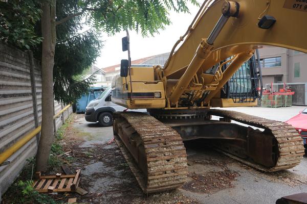 26#2335 Escavatore cingolato Cat 330BLN in vendita - foto 11