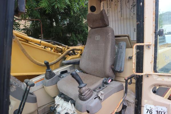 26#2335 Escavatore cingolato Cat 330BLN in vendita - foto 20