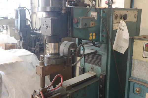 48#2346 Puntatrice a pressione Aro 1802B T in vendita - foto 4