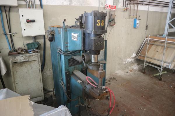 48#2346 Puntatrice a pressione Aro 1802B T in vendita - foto 6
