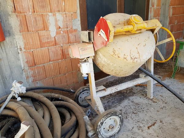 32#2355 Betoniere e benne in vendita - foto 3