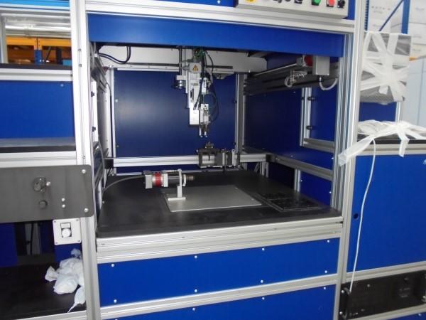 1#2390 Linea di assemblaggio e isola robotizzata Felmec in vendita - foto 7