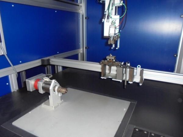1#2390 Linea di assemblaggio e isola robotizzata Felmec in vendita - foto 8