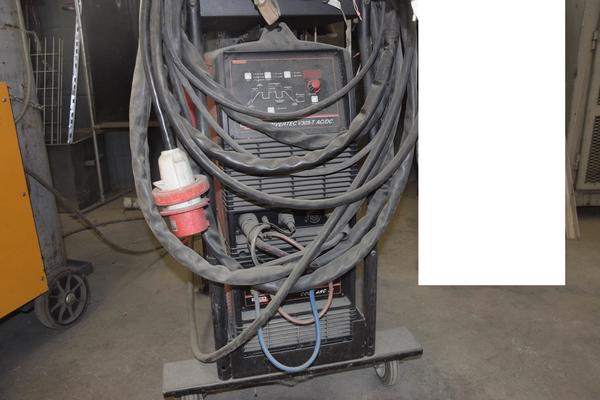 30#2413 Saldatrice Lincoln Electric INVERTEC V305-T AC/DC in vendita - foto 5