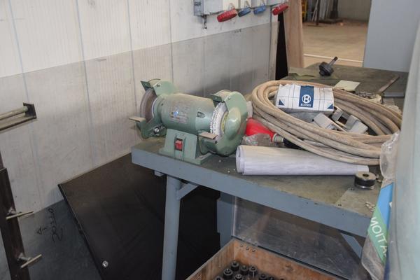 32#2413 Banco da lavoro attrezzato in vendita - foto 4