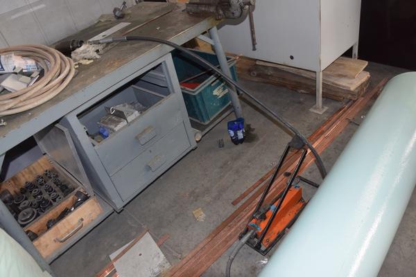 32#2413 Banco da lavoro attrezzato in vendita - foto 5